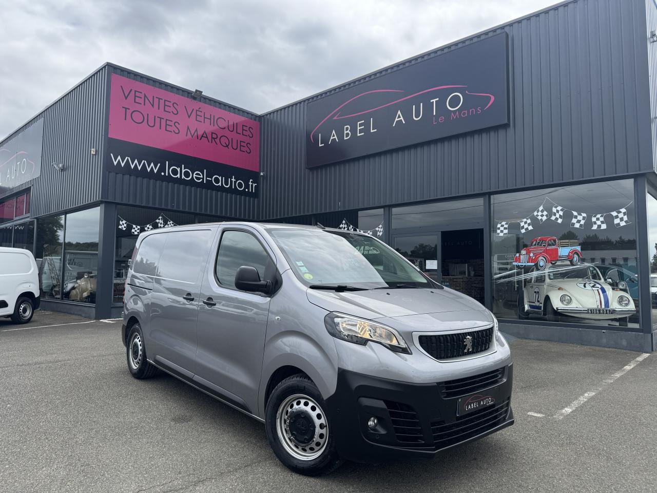 PEUGEOT Expert Standard 2.0 BlueHDI -180CH EAT8 ASPHALT - Furgon: slika 1 PEUGEOT Expert Standard 2.0 BlueHDI -180CH EAT8 ASPHALT - Furgon: slika 1