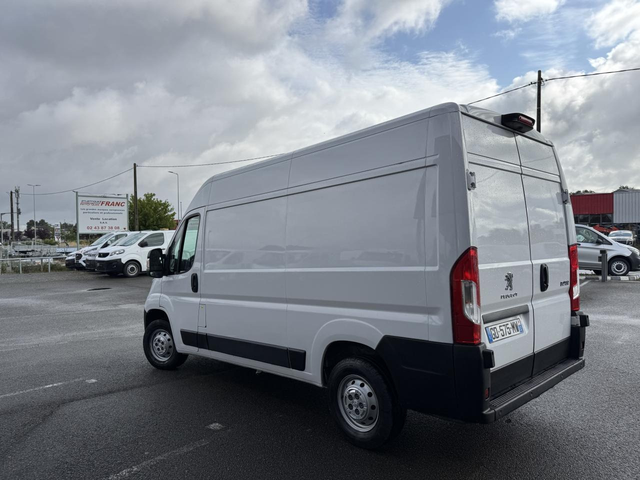 Lizing  Peugeot Boxer 333 L2H2 2.2 BLUEHDI S&S 140CH ASPHALT Peugeot Boxer 333 L2H2 2.2 BLUEHDI S&S 140CH ASPHALT: slika 7