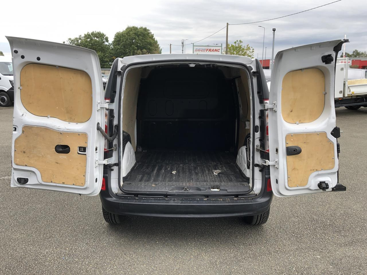 RENAULT KANGOO 1.5 DCI 80CH CONFORT - Furgon: slika 3 RENAULT KANGOO 1.5 DCI 80CH CONFORT - Furgon: slika 3