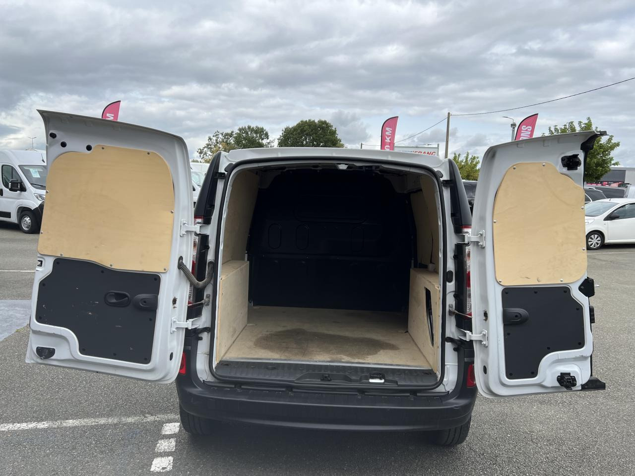 RENAULT KANGOO 1.5 DCI 80CH CONFORT - Furgon: slika 3 RENAULT KANGOO 1.5 DCI 80CH CONFORT - Furgon: slika 3