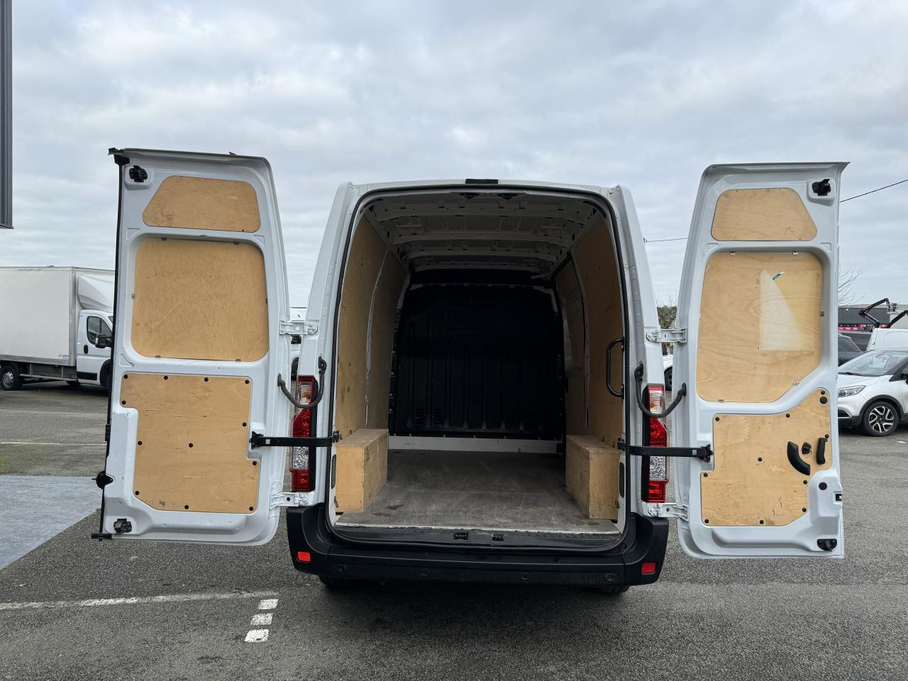 RENAULT MASTER 3T5 2.3 DCI 150CH GRAND CONFORT - Furgon: slika 3 RENAULT MASTER 3T5 2.3 DCI 150CH GRAND CONFORT - Furgon: slika 3