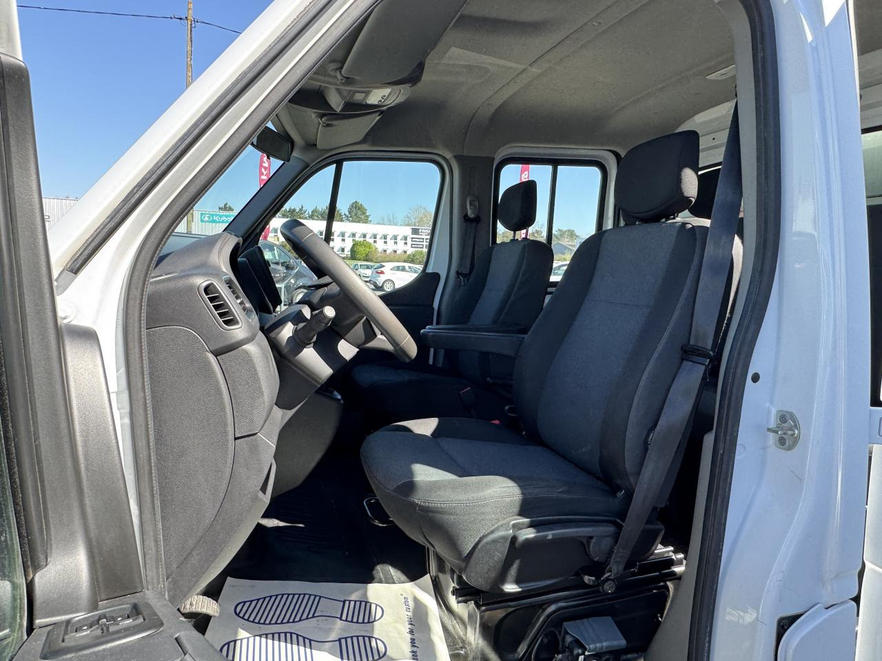 RENAULT MASTER 3T5 BENNE + COFFRE RJ DOUBLE CABINE 6 PL 2.3 DCI 130 CH CONFORT - Dostavno vozilo kiper: slika 4 RENAULT MASTER 3T5 BENNE + COFFRE RJ DOUBLE CABINE 6 PL 2.3 DCI 130 CH CONFORT - Dostavno vozilo kiper: slika 4
