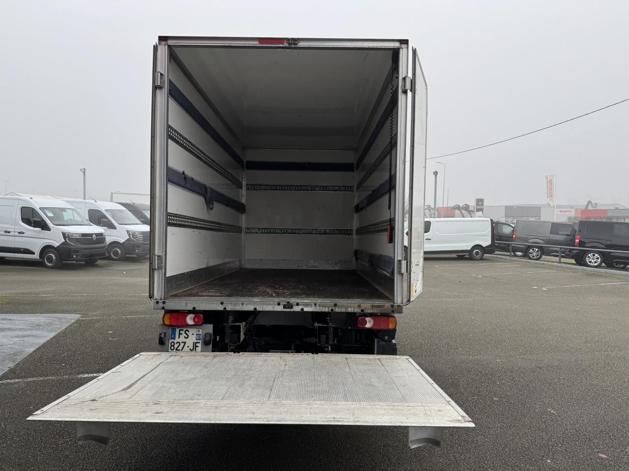 RENAULT MASTER 3T5 CAISSE 20M3 HAYON 2.3 DCI 145CH GRAND CONFORT - Dostavno vozilo sa zatvorenim sandukom: slika 4 RENAULT MASTER 3T5 CAISSE 20M3 HAYON 2.3 DCI 145CH GRAND CONFORT - Dostavno vozilo sa zatvorenim sandukom: slika 4