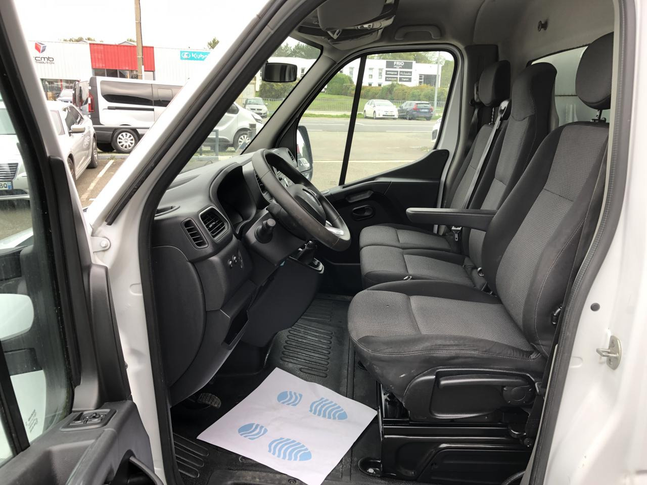 RENAULT Master Confort R3500RJ L3 2.3 dCi - 145 Petite Série III TRANSPORTS SPECIFIQUES BENNE Benne - Dostavno vozilo kiper: slika 4 RENAULT Master Confort R3500RJ L3 2.3 dCi - 145 Petite Série III TRANSPORTS SPECIFIQUES BENNE Benne - Dostavno vozilo kiper: slika 4