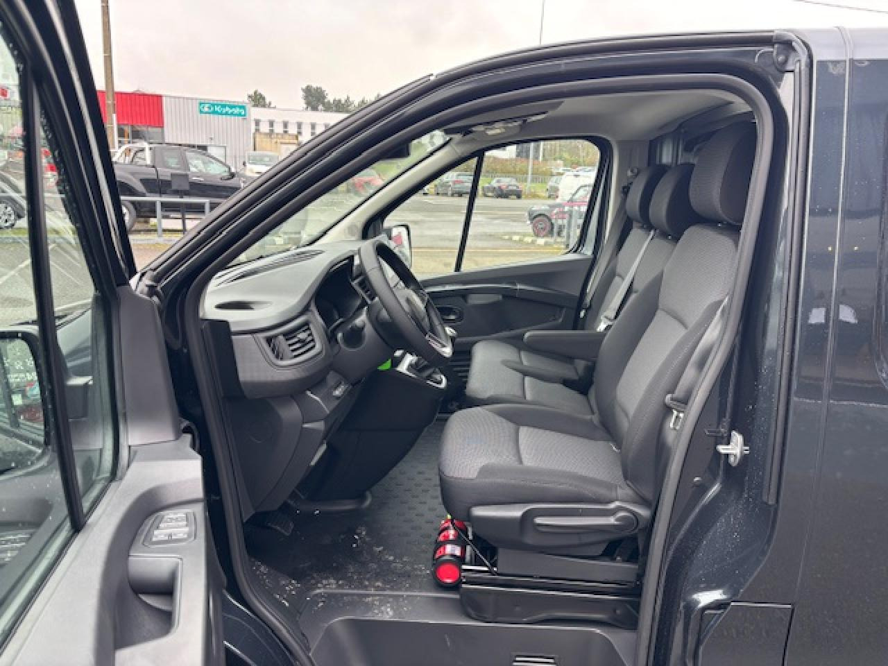 RENAULT Trafic L2H1 3000 Kg 2.0 Blue dCi - 150 2024 III FOURGON Fourgon Advance L2H1 PHASE 3 - Furgon: slika 5 RENAULT Trafic L2H1 3000 Kg 2.0 Blue dCi - 150 2024 III FOURGON Fourgon Advance L2H1 PHASE 3 - Furgon: slika 5