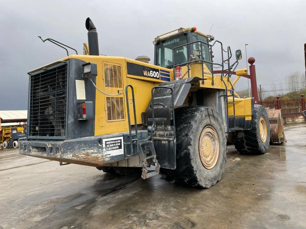 Komatsu WA 600-6 - Utovarivač točkaš: slika 4 Komatsu WA 600-6 - Utovarivač točkaš: slika 4