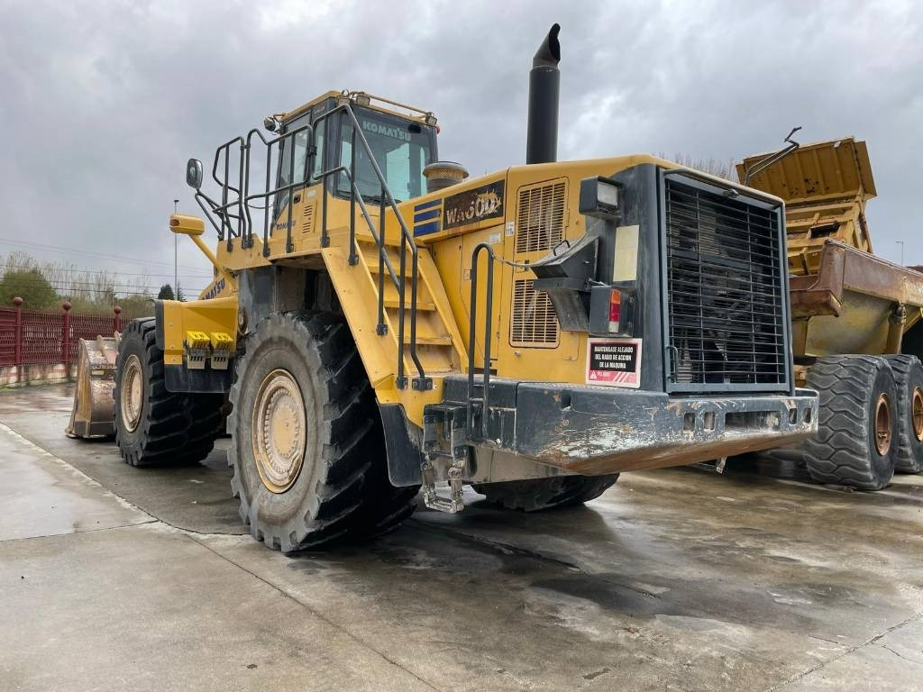 Komatsu WA 600-6 - Utovarivač točkaš: slika 1 Komatsu WA 600-6 - Utovarivač točkaš: slika 1