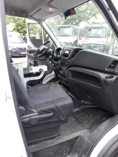 Iveco Daily 35S14 Plateau Nacelle 6m50 Spécial tunnel - Vazdušna platforma montirana na kamion: slika 5 Iveco Daily 35S14 Plateau Nacelle 6m50 Spécial tunnel - Vazdušna platforma montirana na kamion: slika 5