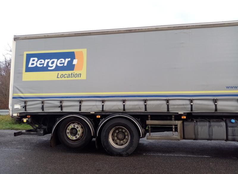 RENAULT C 42M3 380 CV RIDEAUX 6x2 - Kamion sa ceradom: slika 2 RENAULT C 42M3 380 CV RIDEAUX 6x2 - Kamion sa ceradom: slika 2