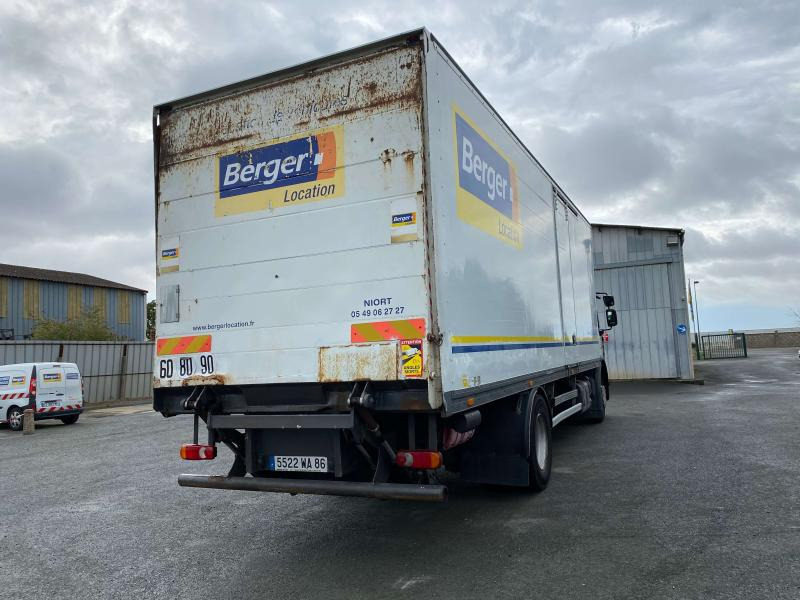 RENAULT PREMIUM 320 CV FOURGON - Kamion sa zatvorenim sandukom: slika 2 RENAULT PREMIUM 320 CV FOURGON - Kamion sa zatvorenim sandukom: slika 2