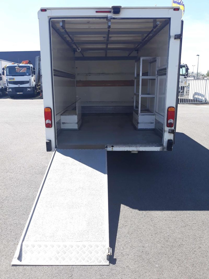 Dostavno vozilo sa zatvorenim sandukom Renault Master 145.35 PC Caisse Blanchisserie: slika 8 Dostavno vozilo sa zatvorenim sandukom Renault Master 145.35 PC Caisse Blanchisserie: slika 8