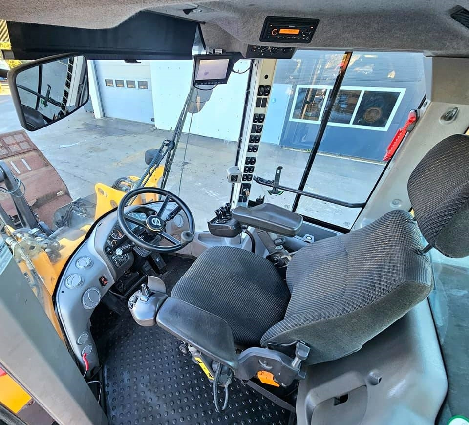Utovarivač točkaš Volvo L 110 H: slika 26