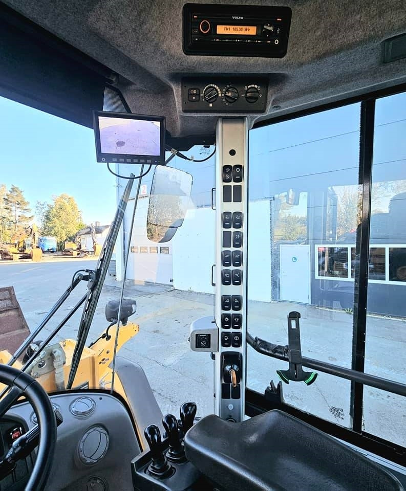 Utovarivač točkaš Volvo L 110 H: slika 28