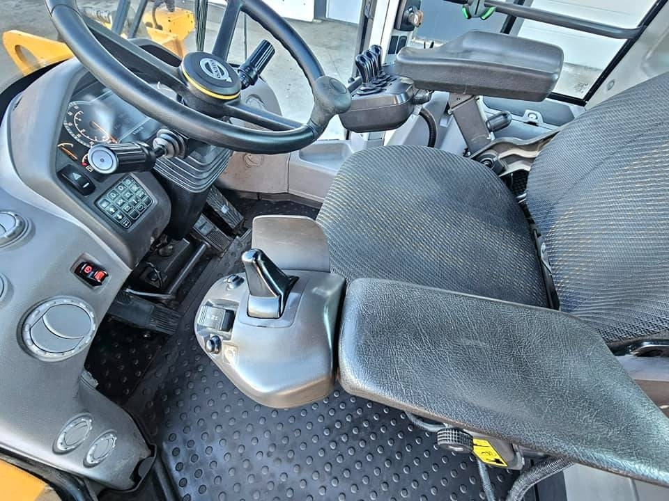 Utovarivač točkaš Volvo L 110 H: slika 30