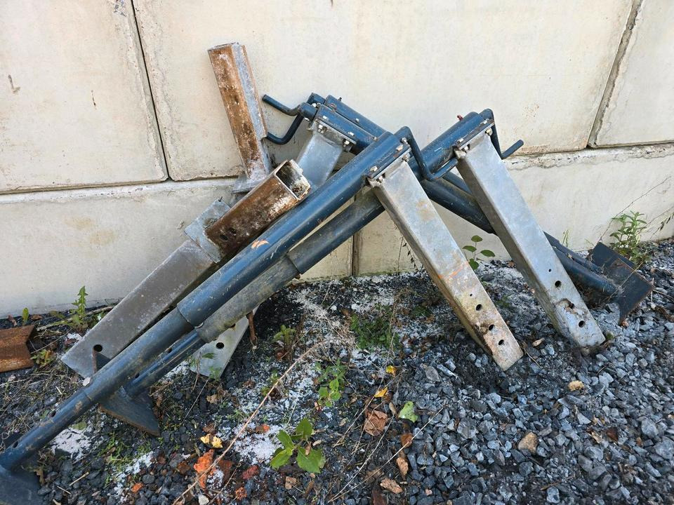 4x Stützen für Küpper-Weisser Salzstreuer Container Wohnkabine Schmidt Epoke Gmeiner Salzsilo Streuautomat Winterdienst - Rasipač peska/ Soli: slika 1 4x Stützen für Küpper-Weisser Salzstreuer Container Wohnkabine Schmidt Epoke Gmeiner Salzsilo Streuautomat Winterdienst - Rasipač peska/ Soli: slika 1