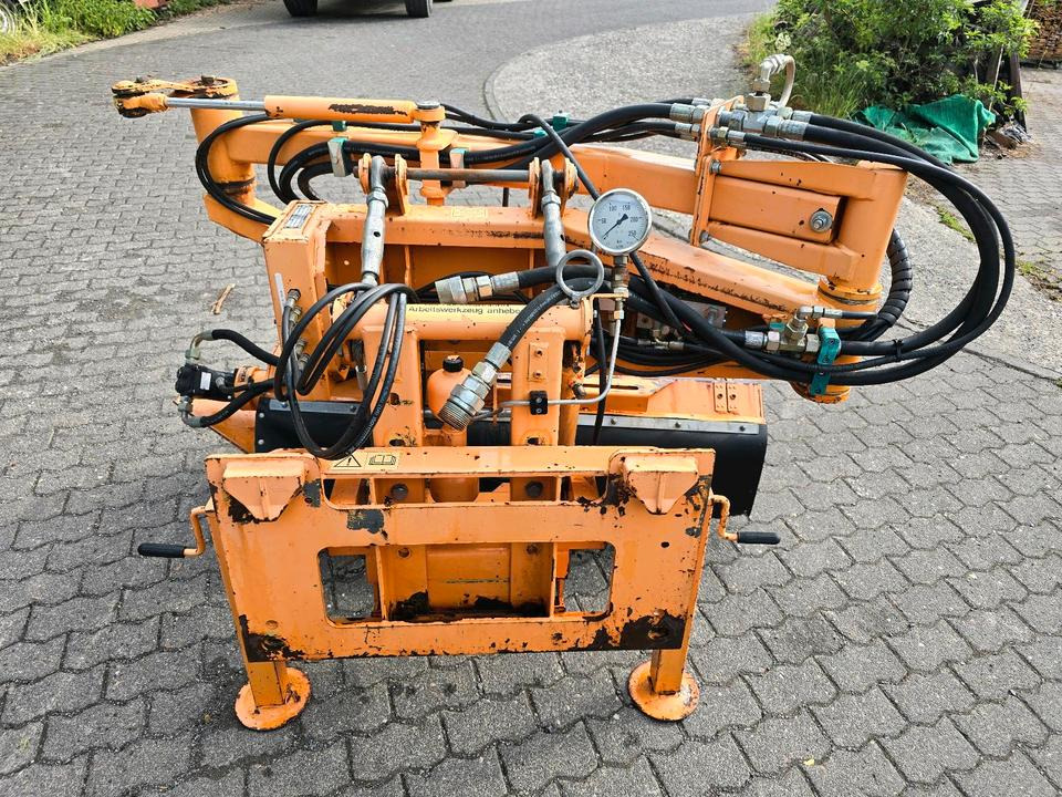 Dücker MGK 13 Randstreifenmäher Randstreifenmähgerät Böschungsmulcher Böschungsmäher Seitenmulcher Mähausleger für Ladog Multicar Hansa Unimog u300 300 400 500 327 323 530 405 - Bočni mulčer: slika 1 Dücker MGK 13 Randstreifenmäher Randstreifenmähgerät Böschungsmulcher Böschungsmäher Seitenmulcher Mähausleger für Ladog Multicar Hansa Unimog u300 300 400 500 327 323 530 405 - Bočni mulčer: slika 1