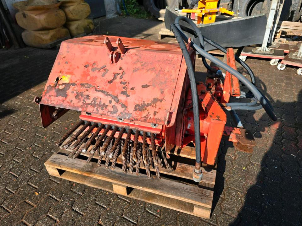 Dücker RWB 600 Radialwildkrautbürste Pflasterputzer Wildkrautbürste Flächenbürste Wildkrautbürste für Mähausleger UNA 500 600 MKM FME FMK 500 600 700 Böschungsmäher Böschungsmulcher DUA 700 800 - Metle: slika 4 Dücker RWB 600 Radialwildkrautbürste Pflasterputzer Wildkrautbürste Flächenbürste Wildkrautbürste für Mähausleger UNA 500 600 MKM FME FMK 500 600 700 Böschungsmäher Böschungsmulcher DUA 700 800 - Metle: slika 4