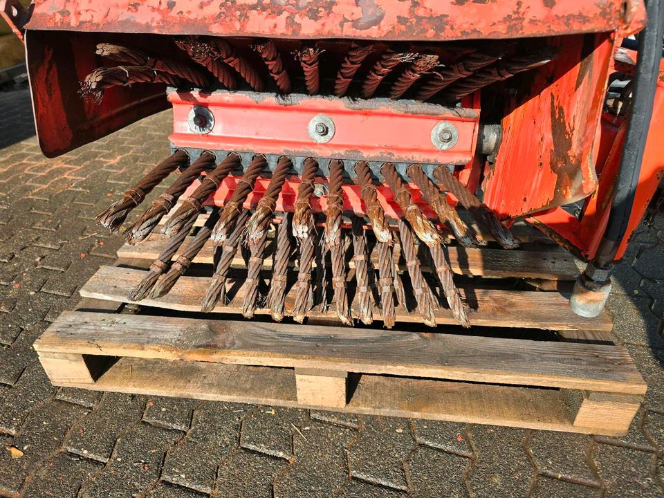 Dücker RWB 600 Radialwildkrautbürste Pflasterputzer Wildkrautbürste Flächenbürste Wildkrautbürste für Mähausleger UNA 500 600 MKM FME FMK 500 600 700 Böschungsmäher Böschungsmulcher DUA 700 800 - Metle: slika 3 Dücker RWB 600 Radialwildkrautbürste Pflasterputzer Wildkrautbürste Flächenbürste Wildkrautbürste für Mähausleger UNA 500 600 MKM FME FMK 500 600 700 Böschungsmäher Böschungsmulcher DUA 700 800 - Metle: slika 3