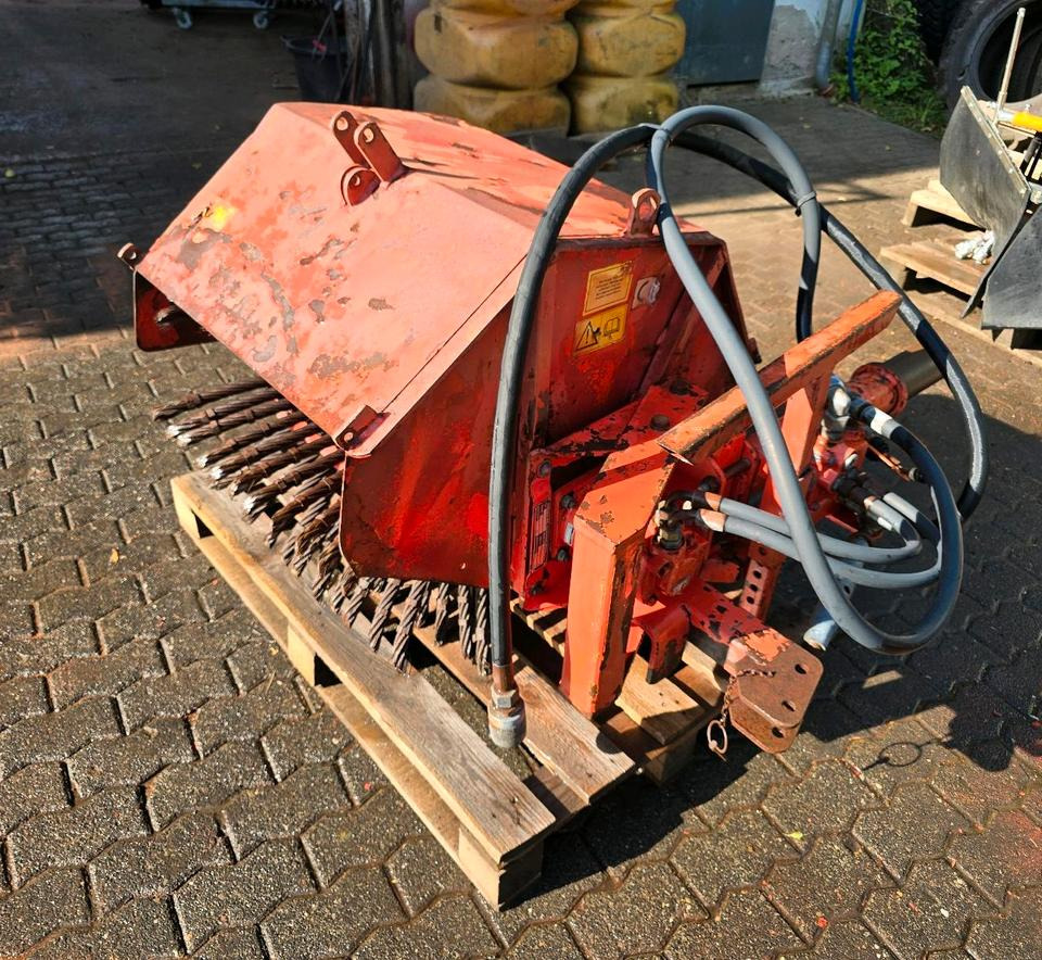 Dücker RWB 600 Radialwildkrautbürste Pflasterputzer Wildkrautbürste Flächenbürste Wildkrautbürste für Mähausleger UNA 500 600 MKM FME FMK 500 600 700 Böschungsmäher Böschungsmulcher DUA 700 800 - Metle: slika 1 Dücker RWB 600 Radialwildkrautbürste Pflasterputzer Wildkrautbürste Flächenbürste Wildkrautbürste für Mähausleger UNA 500 600 MKM FME FMK 500 600 700 Böschungsmäher Böschungsmulcher DUA 700 800 - Metle: slika 1