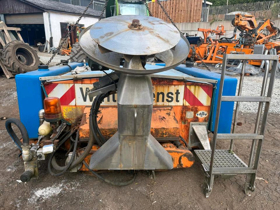 Gmeiner STA 2500 C Salzstreuer für Unimog UGN UGE 424 427 405 U300 U 300 400 500 MERCEDES-BENZ 218 219 318 323 423 427 327 430 429 430 435 Salzsilo Streuautomat Winterdienst - Rasipač peska/ Soli: slika 2 Gmeiner STA 2500 C Salzstreuer für Unimog UGN UGE 424 427 405 U300 U 300 400 500 MERCEDES-BENZ 218 219 318 323 423 427 327 430 429 430 435 Salzsilo Streuautomat Winterdienst - Rasipač peska/ Soli: slika 2