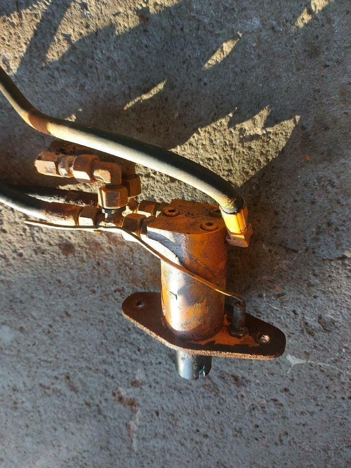 Hydraulikmotor Schmidt DST SST Salzstreuer Winterdienst Unimog - Hidraulični motor za Korisno/ Posebno vozilo: slika 2 Hydraulikmotor Schmidt DST SST Salzstreuer Winterdienst Unimog - Hidraulični motor za Korisno/ Posebno vozilo: slika 2