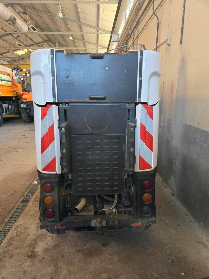 Nilfisk City Ranger 3500 Kehrmaschine Straßenkehrmaschine mit Schmidt Bediendisplay Hako Kehreinheit - Autočistilica: slika 4 Nilfisk City Ranger 3500 Kehrmaschine Straßenkehrmaschine mit Schmidt Bediendisplay Hako Kehreinheit - Autočistilica: slika 4