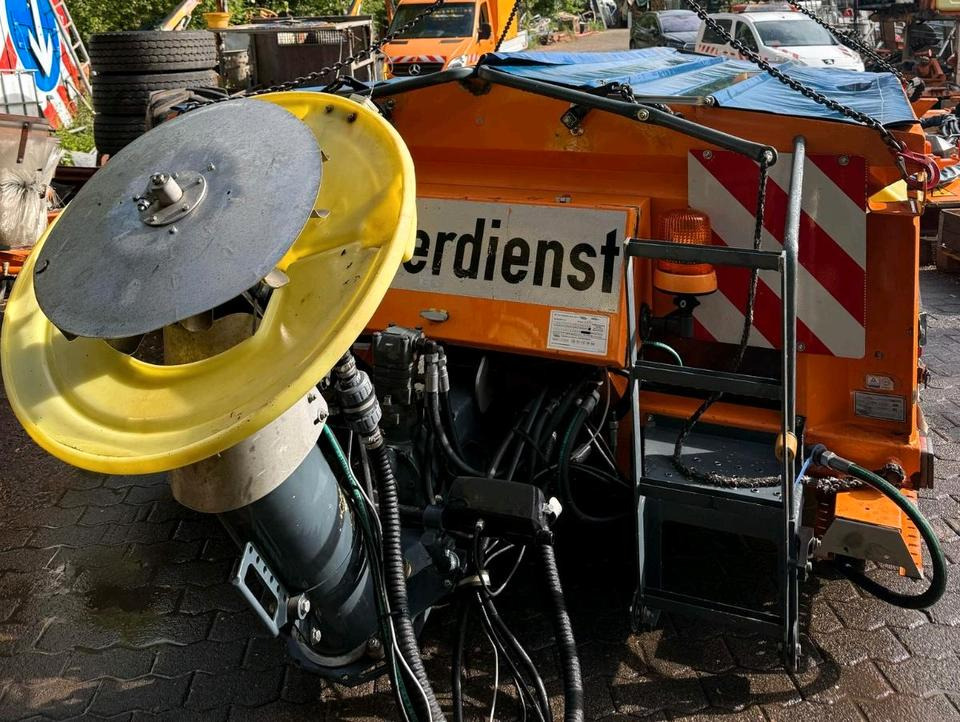 Salzstreuer Küpper-Weisser 2,7m3 IMS IMSSL F25027 HFS für Unimog UGN UGE 424 427 405 U300 U 300 400 500 MERCEDES-BENZ 218 219 318 323 423 427 327 430 429 430 435 Salzsilo Streuautomat Winterdienst - Rasipač peska/ Soli: slika 4 Salzstreuer Küpper-Weisser 2,7m3 IMS IMSSL F25027 HFS für Unimog UGN UGE 424 427 405 U300 U 300 400 500 MERCEDES-BENZ 218 219 318 323 423 427 327 430 429 430 435 Salzsilo Streuautomat Winterdienst - Rasipač peska/ Soli: slika 4
