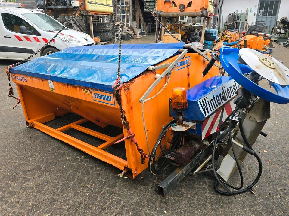 Salzstreuer Stratos F25K-19 für Unimog UGN UGE 424 427 405 U300 U 300 400 500 MERCEDES-BENZ 218 219 318 323 423 427 327 430 429 430 435 Salzsilo Streuautomat Winterdienst - Rasipač peska/ Soli: slika 1 Salzstreuer Stratos F25K-19 für Unimog UGN UGE 424 427 405 U300 U 300 400 500 MERCEDES-BENZ 218 219 318 323 423 427 327 430 429 430 435 Salzsilo Streuautomat Winterdienst - Rasipač peska/ Soli: slika 1