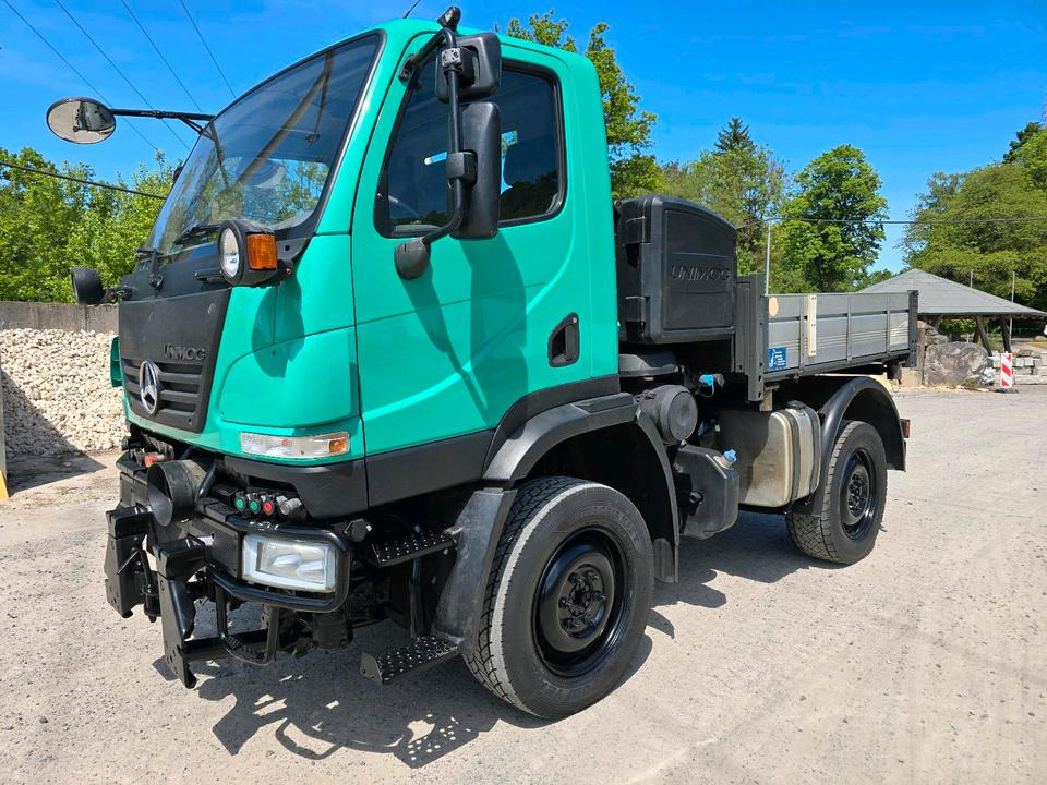 Unimog 405 U20 Mercedes-Benz Bluetec 4 U 20 290 300 400 500 UGE UGN - Kamion sa tovarnim sandukom: slika 1 Unimog 405 U20 Mercedes-Benz Bluetec 4 U 20 290 300 400 500 UGE UGN - Kamion sa tovarnim sandukom: slika 1