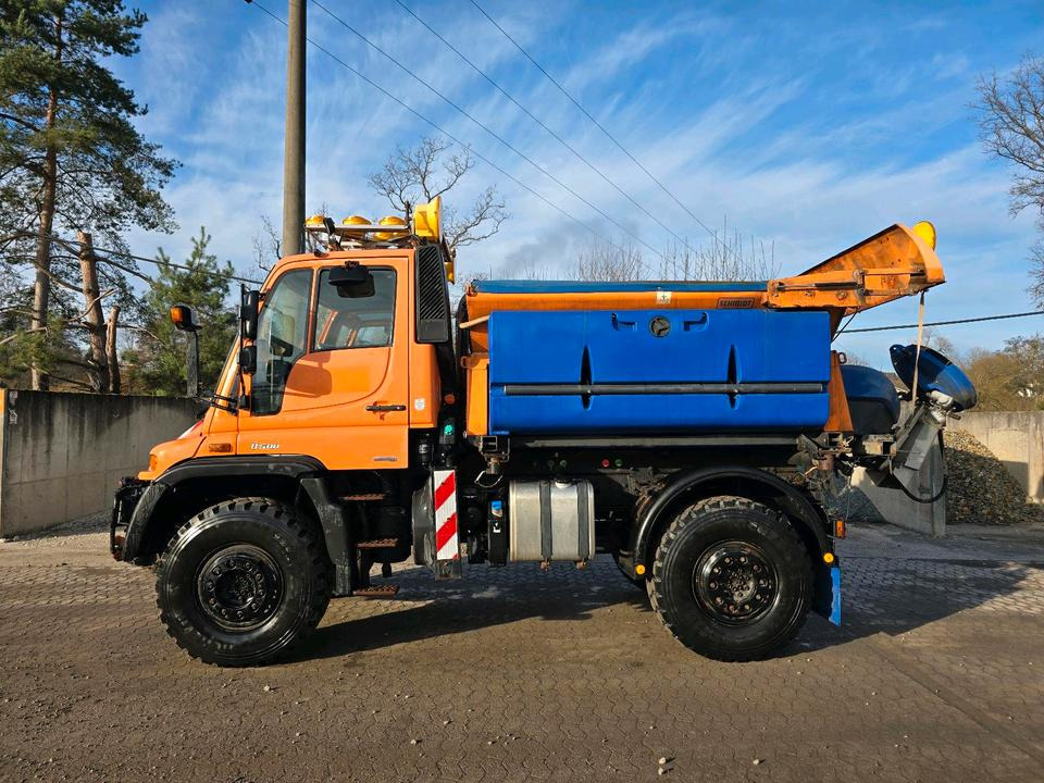 Unimog U500 2008 EasyDrive Variopilot Leistungshydraulik 405/10 405/12 NKS-Z-UGN-43K Bluetec 4 Mercedes-Benz UGE UGN Schmidt Stratos Salzstreuer - Vozilo za čišćenje snega: slika 2 Unimog U500 2008 EasyDrive Variopilot Leistungshydraulik 405/10 405/12 NKS-Z-UGN-43K Bluetec 4 Mercedes-Benz UGE UGN Schmidt Stratos Salzstreuer - Vozilo za čišćenje snega: slika 2