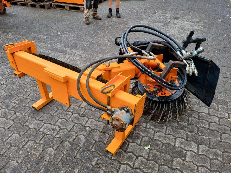 Wildkrautbürste passend für Multicar Tremo Ladog Mulag Unkrautbekämpfung Dücket Fiedler Wildkrautbesen Kehrmaschine Hansa Fendt unimog - Metle: slika 3 Wildkrautbürste passend für Multicar Tremo Ladog Mulag Unkrautbekämpfung Dücket Fiedler Wildkrautbesen Kehrmaschine Hansa Fendt unimog - Metle: slika 3