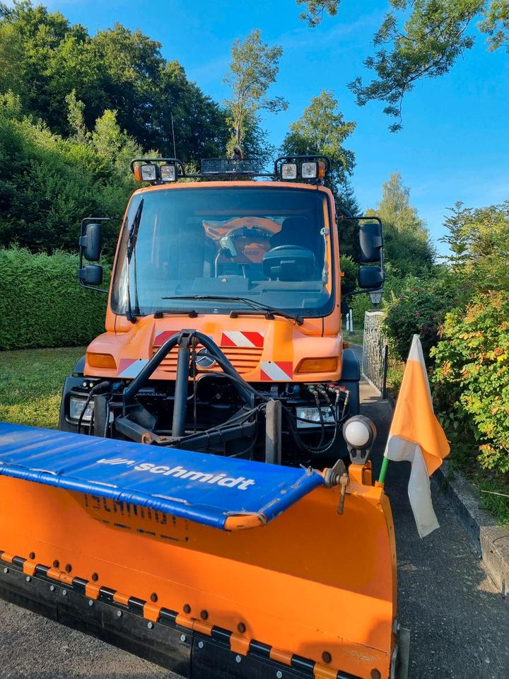 Zu Vermieten! Unimog 405 U400 Winterdienst Schmidt Schneepflug Schneeschild Salzstreuer Leasing Miete - Vozilo za čišćenje snega: slika 3 Zu Vermieten! Unimog 405 U400 Winterdienst Schmidt Schneepflug Schneeschild Salzstreuer Leasing Miete - Vozilo za čišćenje snega: slika 3