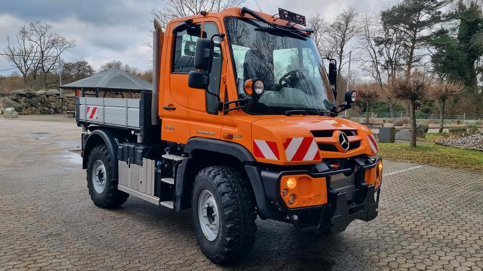 Zu vermieten Unimog 405 U318 423 429 430 Mercedes Benz 318 527 Vermietung - Vozilo za čišćenje snega: slika 1 Zu vermieten Unimog 405 U318 423 429 430 Mercedes Benz 318 527 Vermietung - Vozilo za čišćenje snega: slika 1