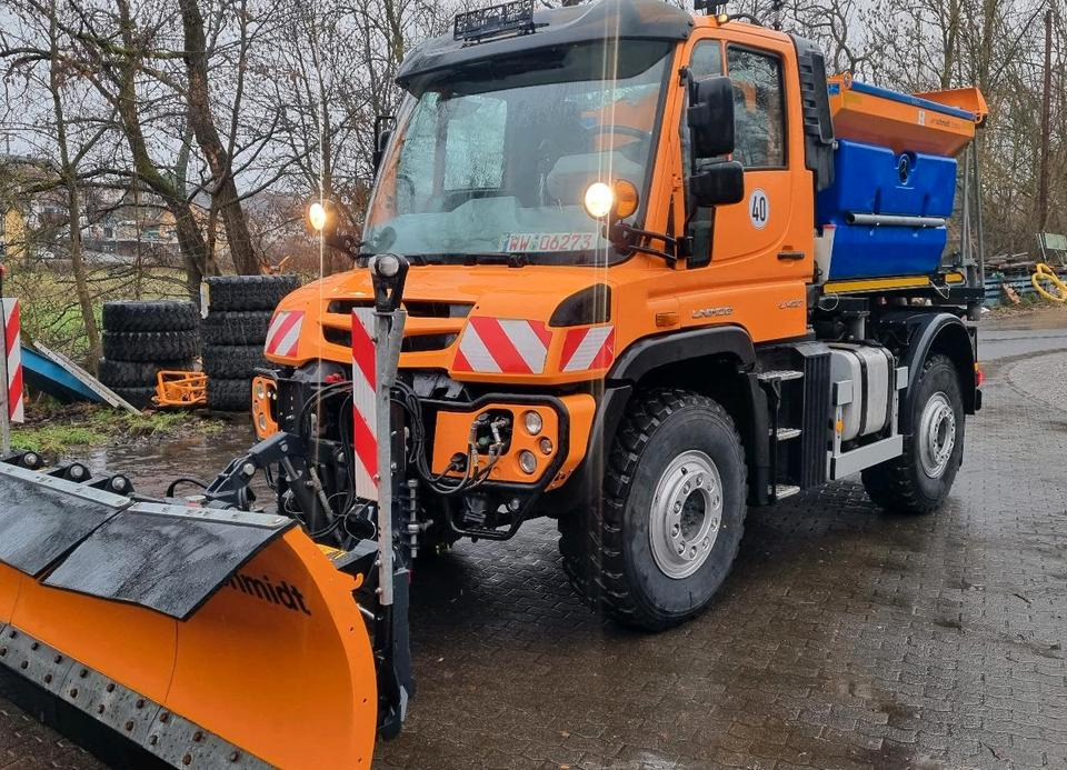 Zu vermieten Unimog 405 U427 Winterdienst Schmidt Salzstreuer 423 429 430 Mercedes Benz 318 527 Vermietung - Vozilo za čišćenje snega: slika 1 Zu vermieten Unimog 405 U427 Winterdienst Schmidt Salzstreuer 423 429 430 Mercedes Benz 318 527 Vermietung - Vozilo za čišćenje snega: slika 1
