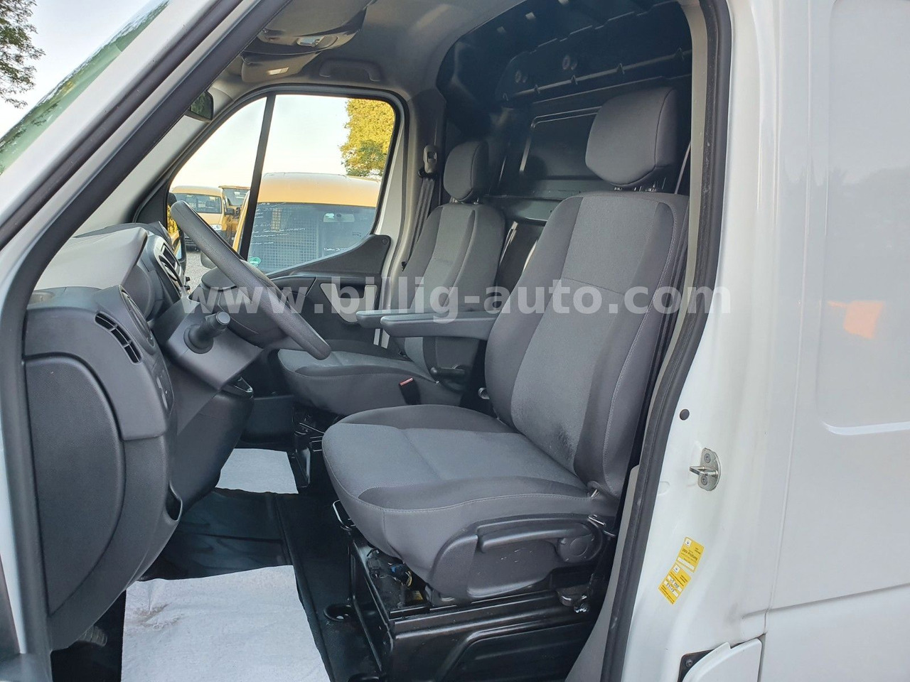 Lizing  Renault Master EURO 6 *Klima*EU6*Bluetooth*Kamera*MAXI Renault Master EURO 6 *Klima*EU6*Bluetooth*Kamera*MAXI: slika 12
