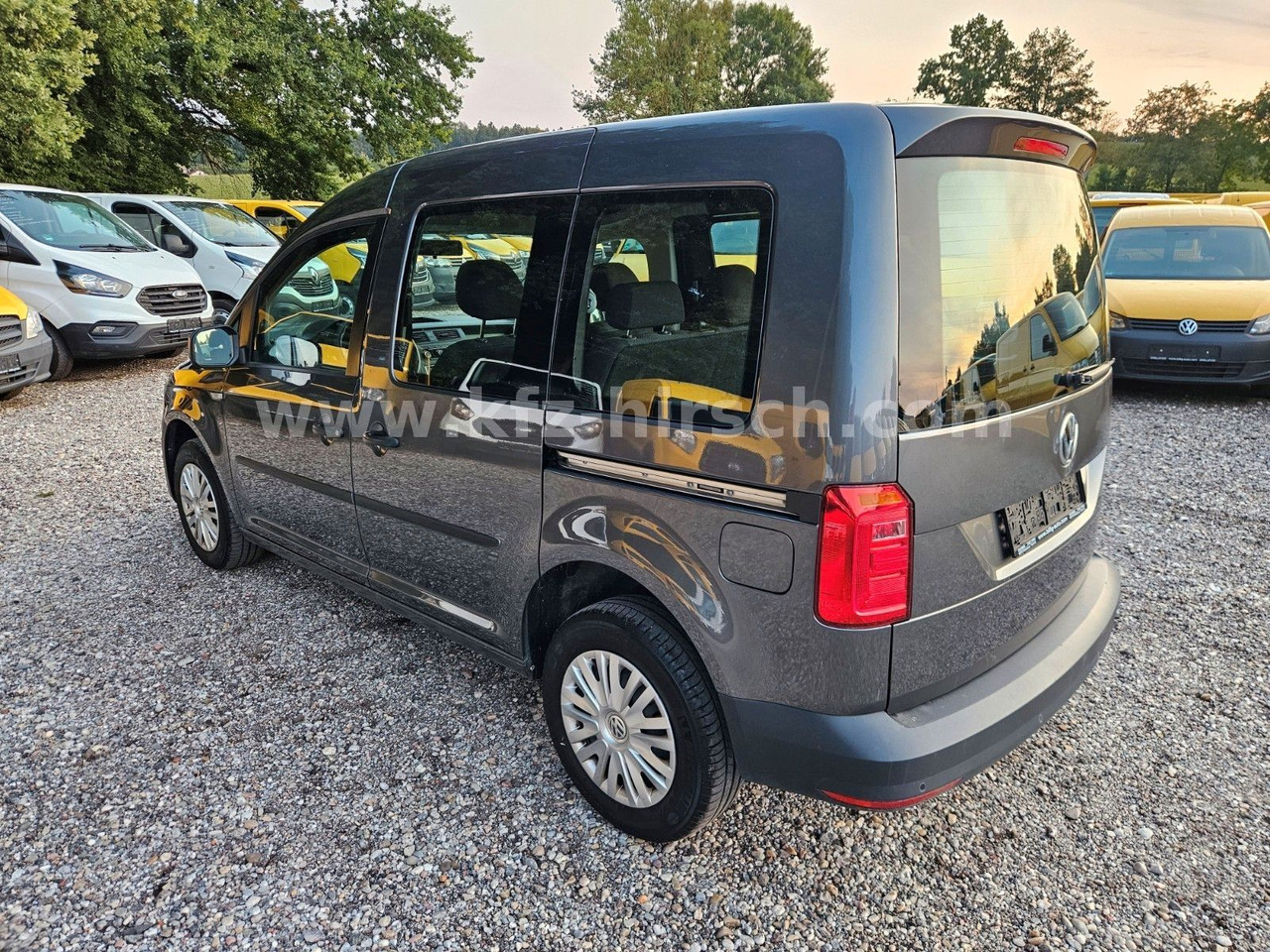 Volkswagen Caddy Temp*Sitzhzg*Navi*Blueth*2xSchiebetüre*1Hd - Putnički kombi: slika 5 Volkswagen Caddy Temp*Sitzhzg*Navi*Blueth*2xSchiebetüre*1Hd - Putnički kombi: slika 5