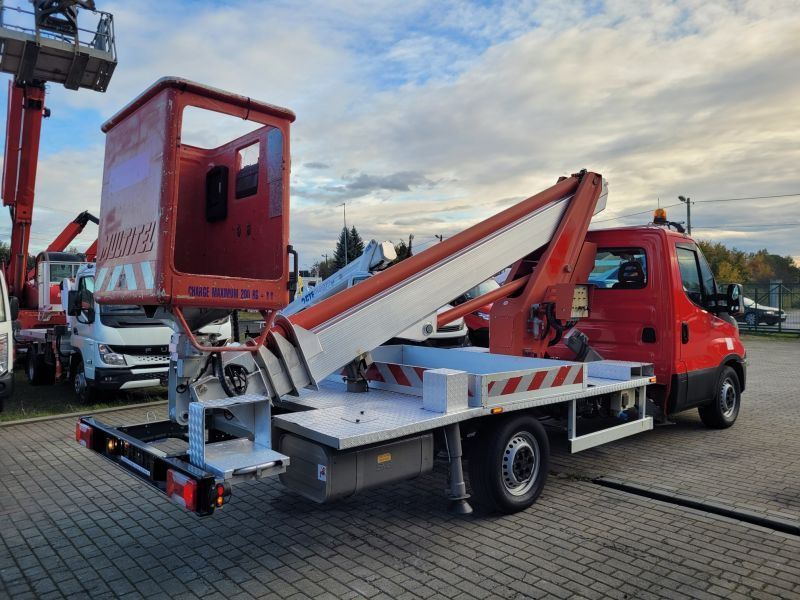 Iveco Daily 35S11 podnośnik koszowy 20 m Multitel MT202DS - Vazdušna platforma montirana na kamion: slika 3 Iveco Daily 35S11 podnośnik koszowy 20 m Multitel MT202DS - Vazdušna platforma montirana na kamion: slika 3