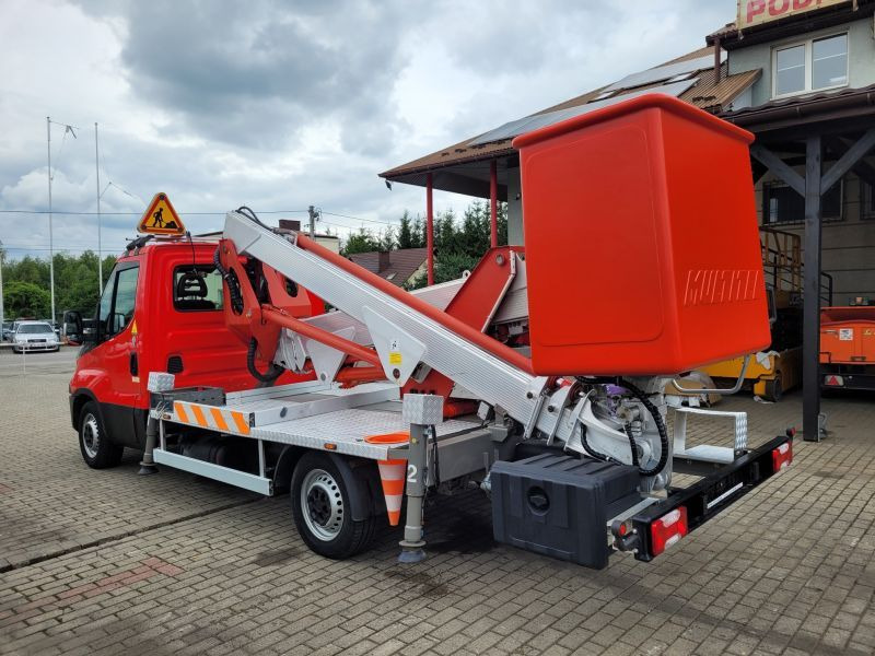 Iveco Daily 35S11 podnośnik koszowy 20 m Multitel MX200 - Vazdušna platforma montirana na kamion: slika 5 Iveco Daily 35S11 podnośnik koszowy 20 m Multitel MX200 - Vazdušna platforma montirana na kamion: slika 5