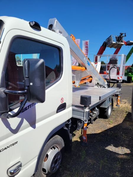 Mitsubishi Canter Fuso 3C13 podnośnik koszowy 20 m Multitel MXE200 - Vazdušna platforma montirana na kamion: slika 2 Mitsubishi Canter Fuso 3C13 podnośnik koszowy 20 m Multitel MXE200 - Vazdušna platforma montirana na kamion: slika 2