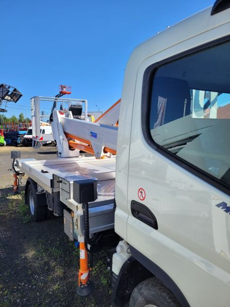 Mitsubishi Canter Fuso 3C13 podnośnik koszowy 20 m Multitel MXE200 - Vazdušna platforma montirana na kamion: slika 4 Mitsubishi Canter Fuso 3C13 podnośnik koszowy 20 m Multitel MXE200 - Vazdušna platforma montirana na kamion: slika 4