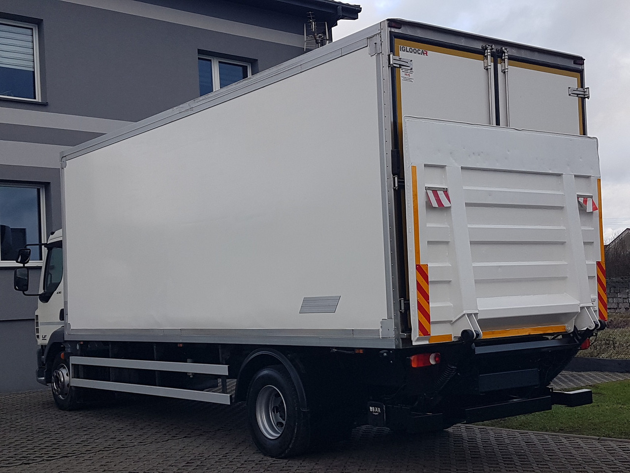 DAF LF230 16T WINDA CHŁODNIA 16EP 6,58x2,48x2,38 KLIMA IZOTERMA MROŹNIA - Hladnjača: slika 3 DAF LF230 16T WINDA CHŁODNIA 16EP 6,58x2,48x2,38 KLIMA IZOTERMA MROŹNIA - Hladnjača: slika 3