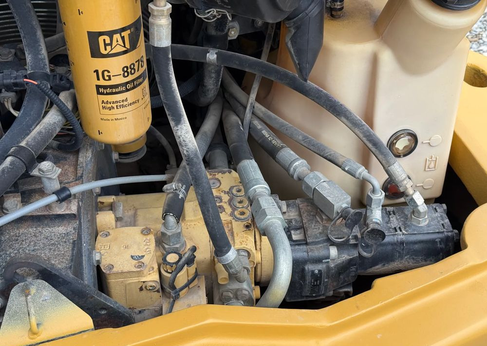 Utovarivač točkaš Caterpillar * CAT 907 H * Ładowarka * Sprowadzona * Bardzo Dobry Stan: slika 10 Utovarivač točkaš Caterpillar * CAT 907 H * Ładowarka * Sprowadzona * Bardzo Dobry Stan: slika 10