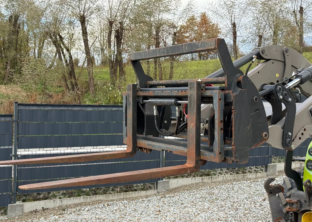 Claas * 240 F NEXOS CLAAS * 4x4 * Sadowniczy * Tur MX F304 * TUZ * Wałek WOM* Ciągnik * Traktor * - Traktor: slika 2 Claas * 240 F NEXOS CLAAS * 4x4 * Sadowniczy * Tur MX F304 * TUZ * Wałek WOM* Ciągnik * Traktor * - Traktor: slika 2