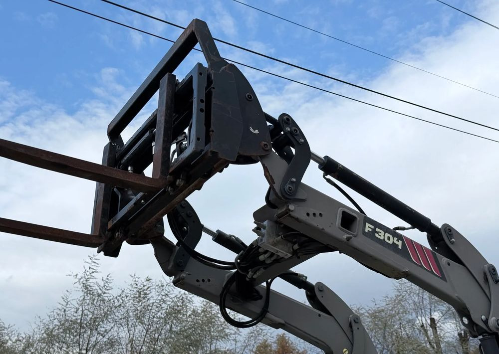 Claas * Ciągnik Traktor CLAAS 240 F NEXOS * 4x4 * Sadowniczy * Tur MX F304 * TUZ * Wałek WOM - Traktor: slika 5 Claas * Ciągnik Traktor CLAAS 240 F NEXOS * 4x4 * Sadowniczy * Tur MX F304 * TUZ * Wałek WOM - Traktor: slika 5