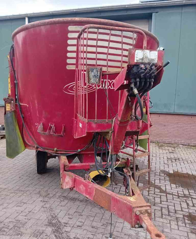 BVL V-Mix 10 voermengwagen - Prikolica za mešanje stočne hrane: slika 5 BVL V-Mix 10 voermengwagen - Prikolica za mešanje stočne hrane: slika 5