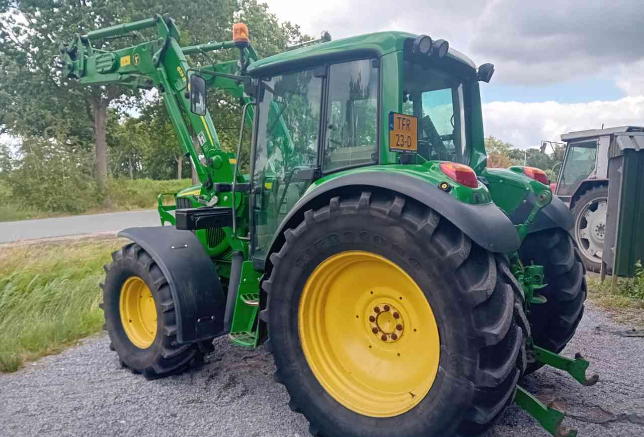 John Deere 6320 met 623R voorlader - Traktor: slika 4 John Deere 6320 met 623R voorlader - Traktor: slika 4