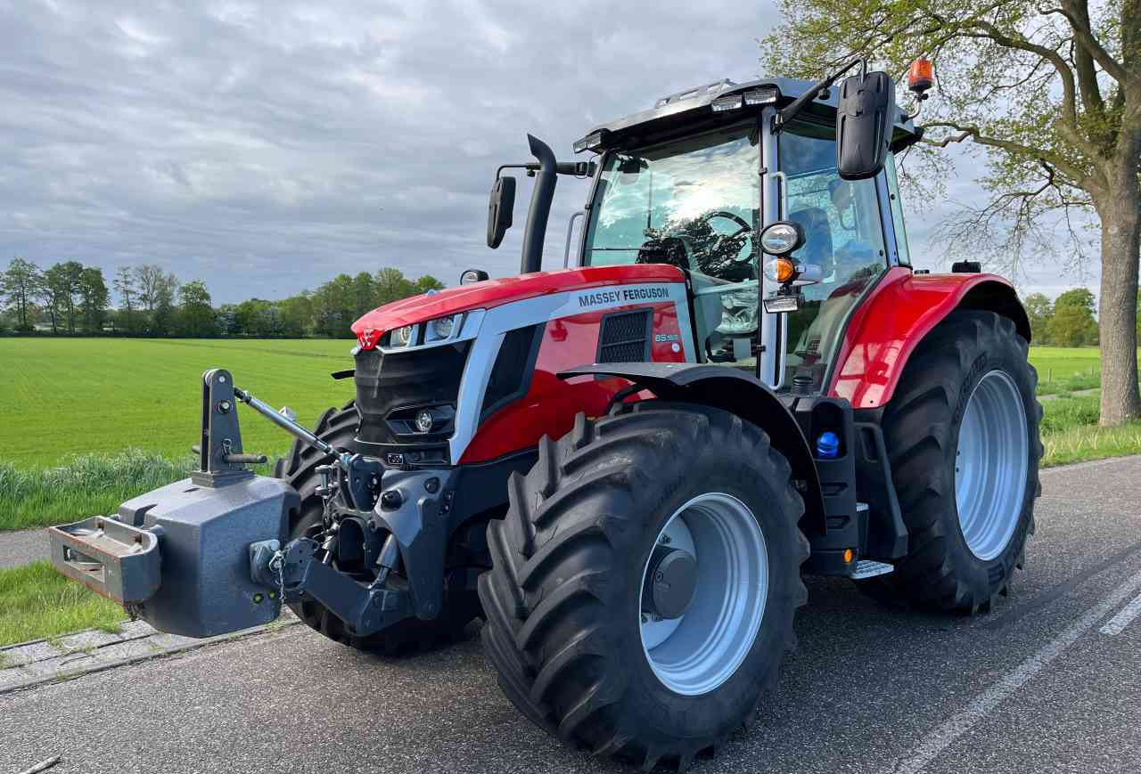 Massey Ferguson 6S.165 Dyna-6 Efficient - Traktor: slika 2 Massey Ferguson 6S.165 Dyna-6 Efficient - Traktor: slika 2