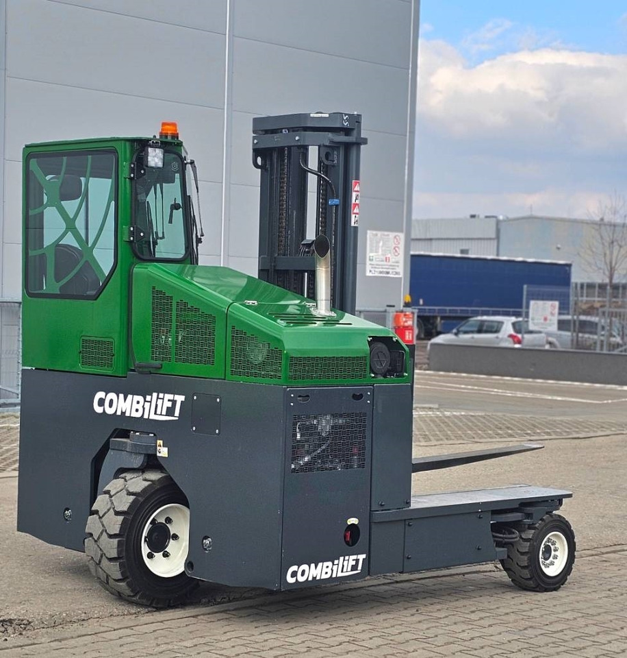 Combilift C 4000 D MK4 150 hrs RENTED - Viljuškar sa 4 strane: slika 2 Combilift C 4000 D MK4 150 hrs RENTED - Viljuškar sa 4 strane: slika 2