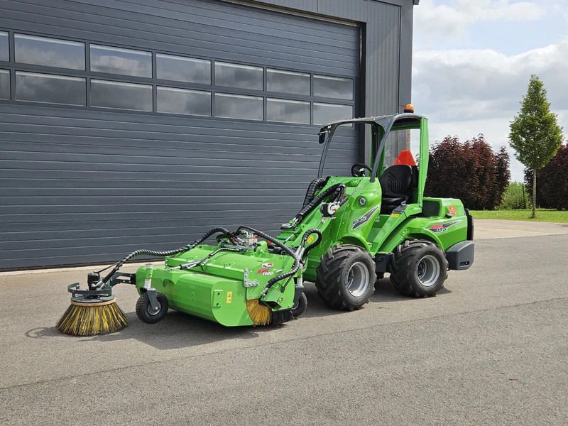 Kompaktni utovarivač guseničar Avant 645i Rental mini-shovel: slika 10
