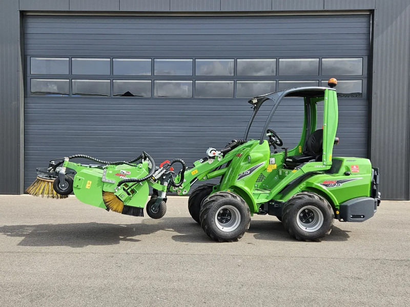 Kompaktni utovarivač guseničar Avant 645i Rental mini-shovel: slika 9
